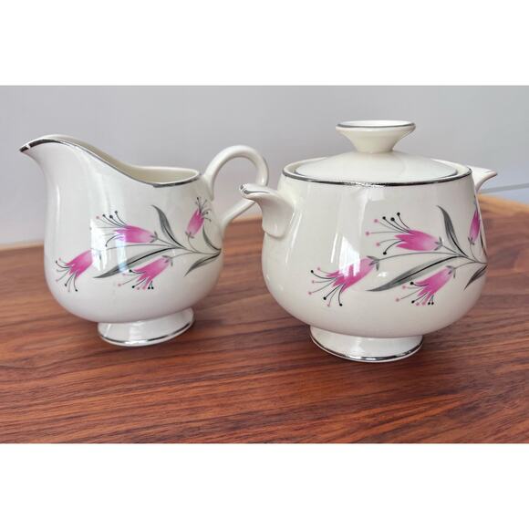 Big Pay Off by Homer Laughlin Creamer and Sugar Bowl with Lid Set Rare - Picture 1 of 13